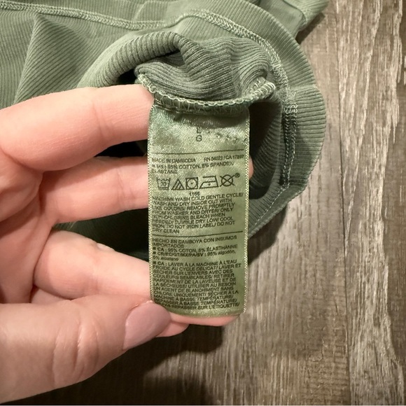 NWT Old Navy Green Snug Crop Tank Top - Picture 5 of 7